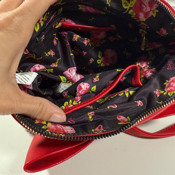 Betsey Johnson Red Bow Crossbody - Picture 5 of 12